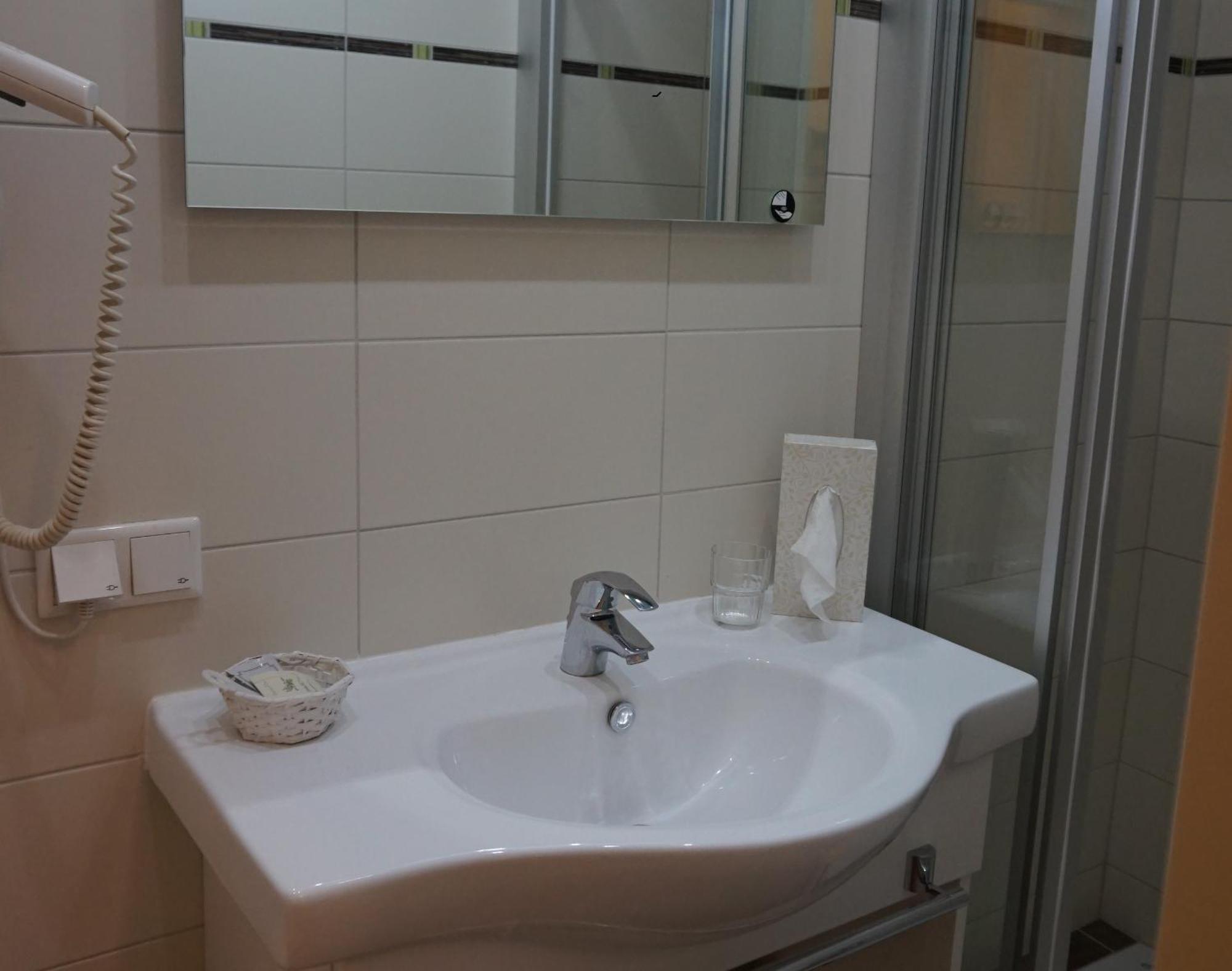 Landhotel Pacher Оберфеллах Номер фото